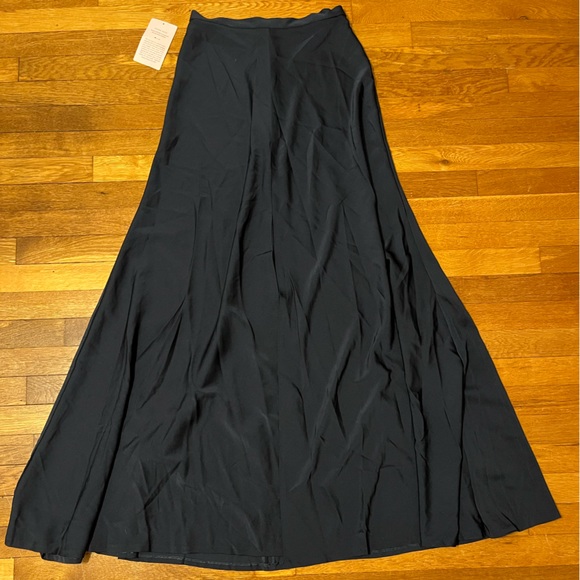 NWT Jenny Yoo Collection Navy Satin “Soleil” Maxi Skirt w Slit, Size 6 - Picture 5 of 8